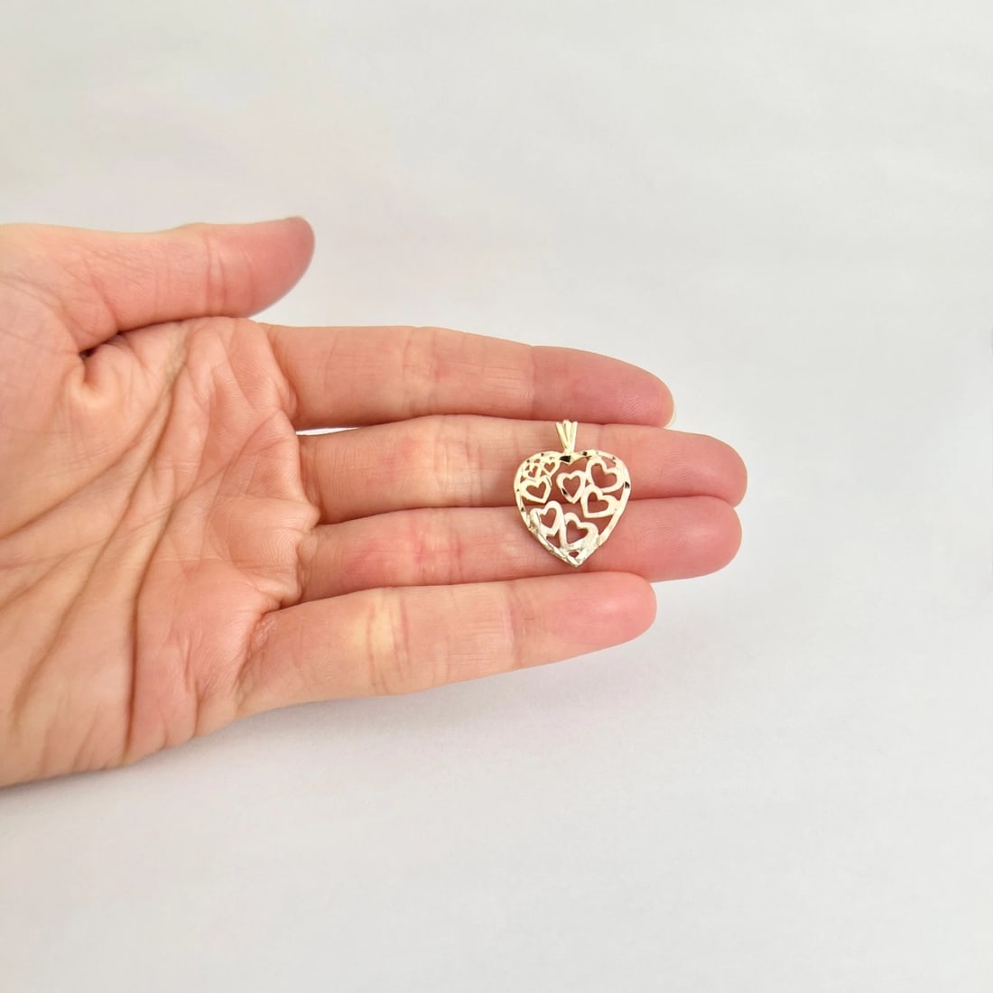 Vintage Tri-Color Heart Charm Necklace Pendant 14K Yellow Rose Gold, 1.30 Grams - 4