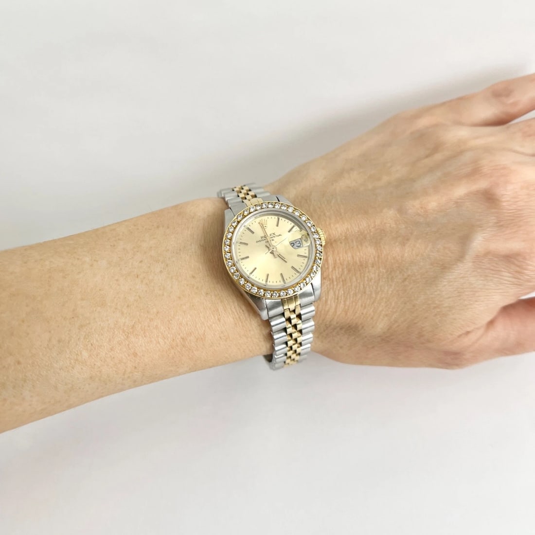 Vintage Rolex Oyster-Perpetual Date Diamond Two-Tone Stainless Steel Watch 25 mm - 2