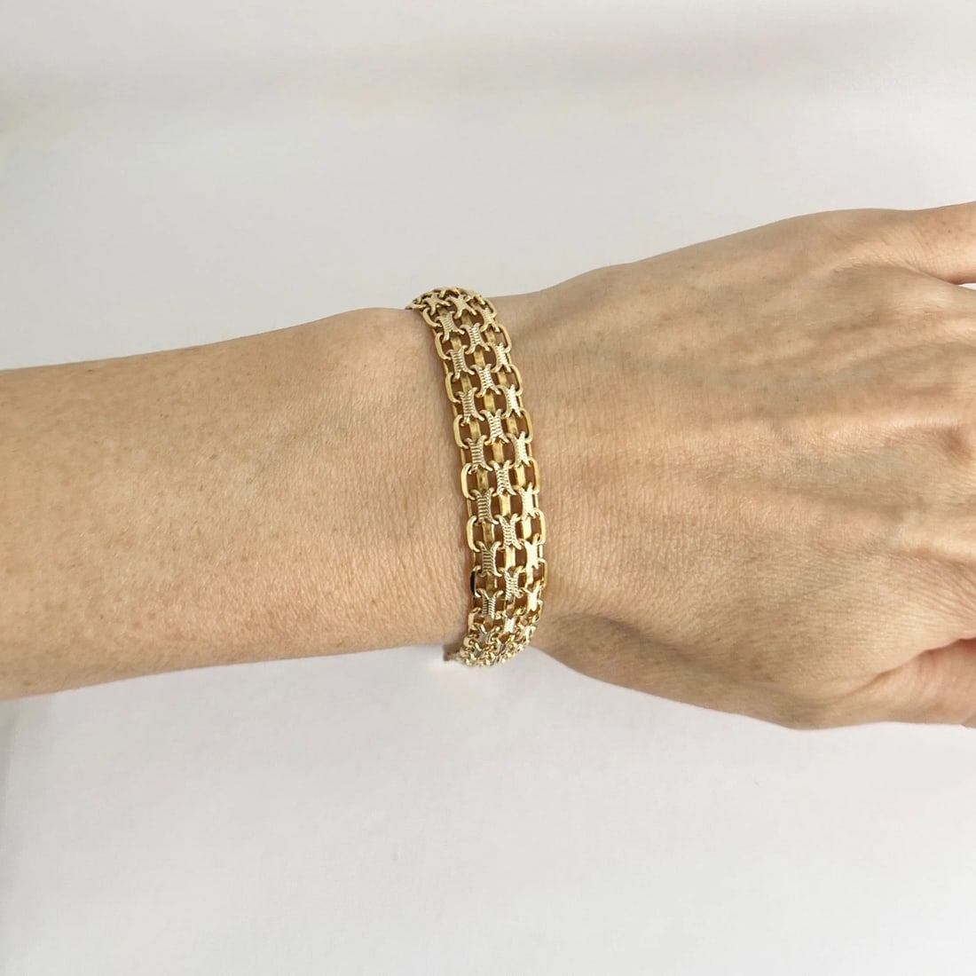 Vintage 1960's Wide Bismark Chain Link Bracelet 14K Yellow Gold, 15.33 Grams - 3