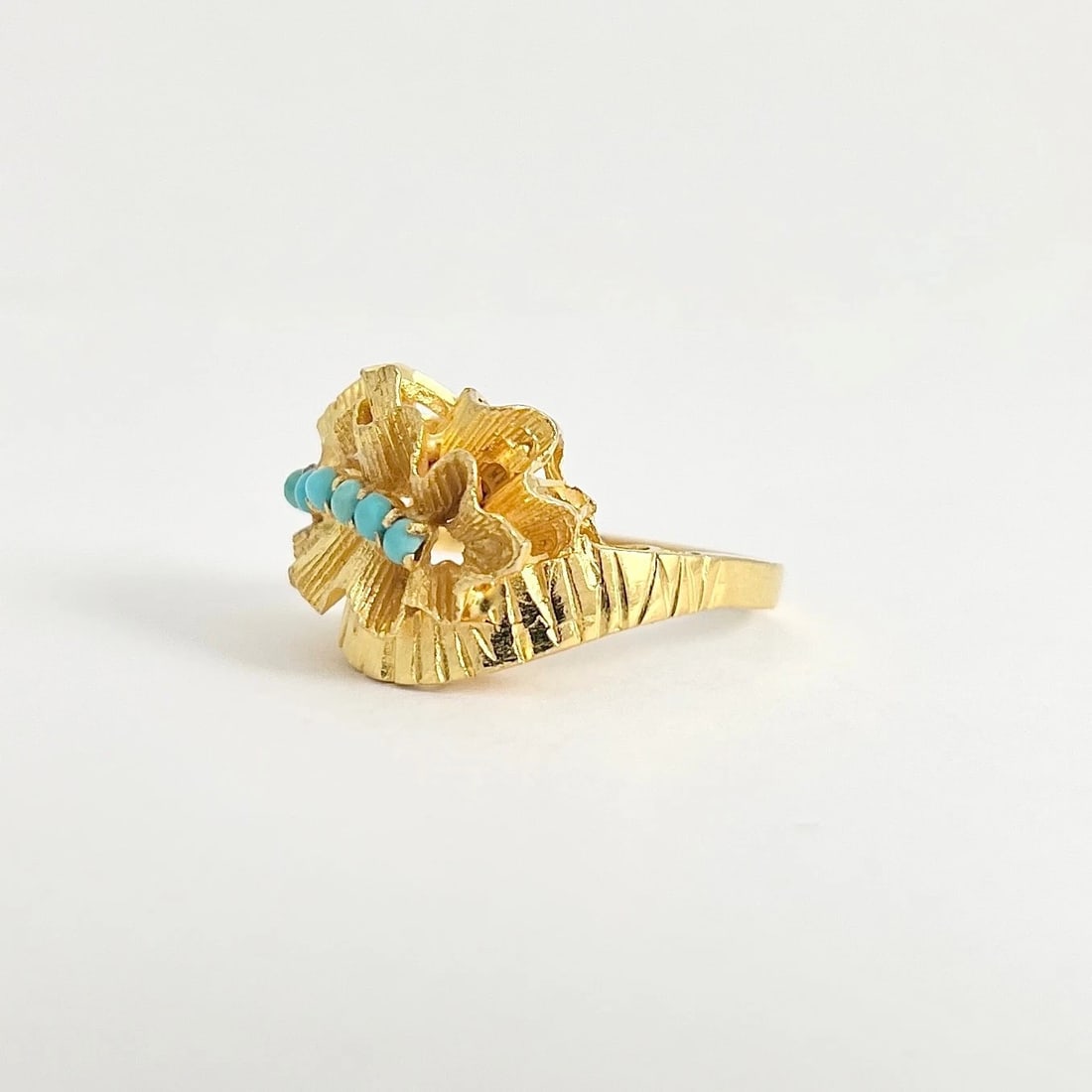 Vintage 1950's Cabochon Turquoise Ribbon Cocktail Ring 18K Yellow Gold, 5.87 Gr - 8