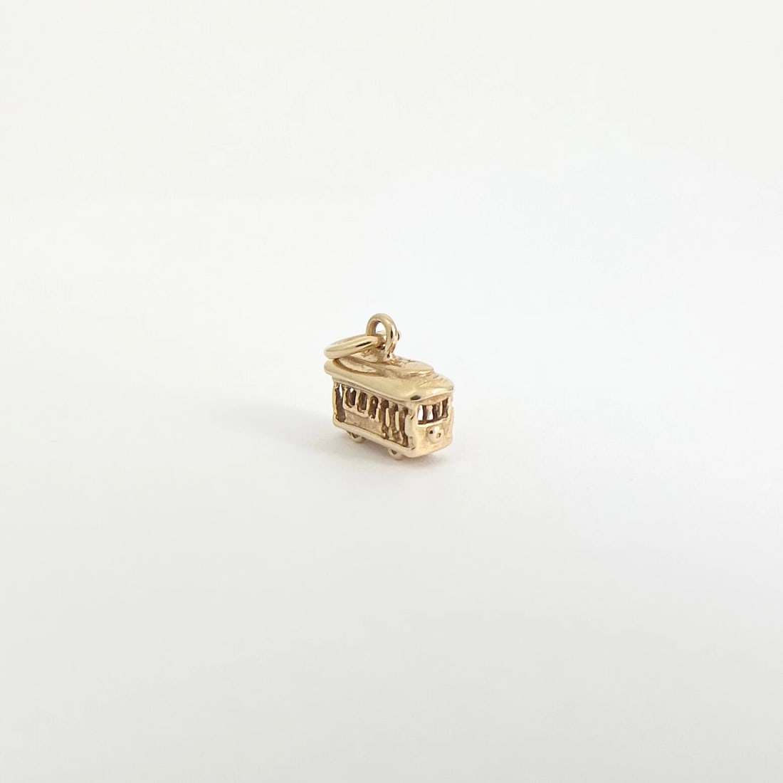 Vintage San Francisco Trolly Car Charm 14K Yellow Gold, 1.81 Grams - 8