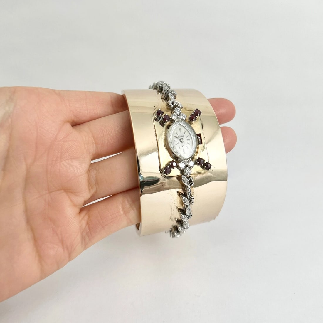 Vintage Elgin 1950's Wide Bangle Diamond Ruby Watch 14K Yellow Gold, 72.54 Grams - 2