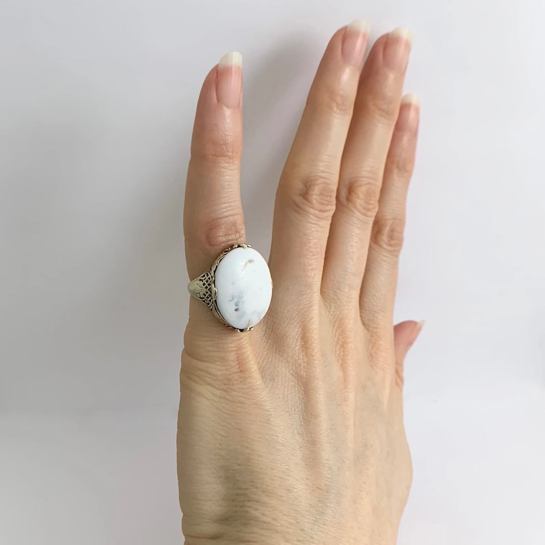 Antique Arts and Crafts 1910 Oval White Scolecite Ring 14K Yellow Gold, 4.74 Gr - 5