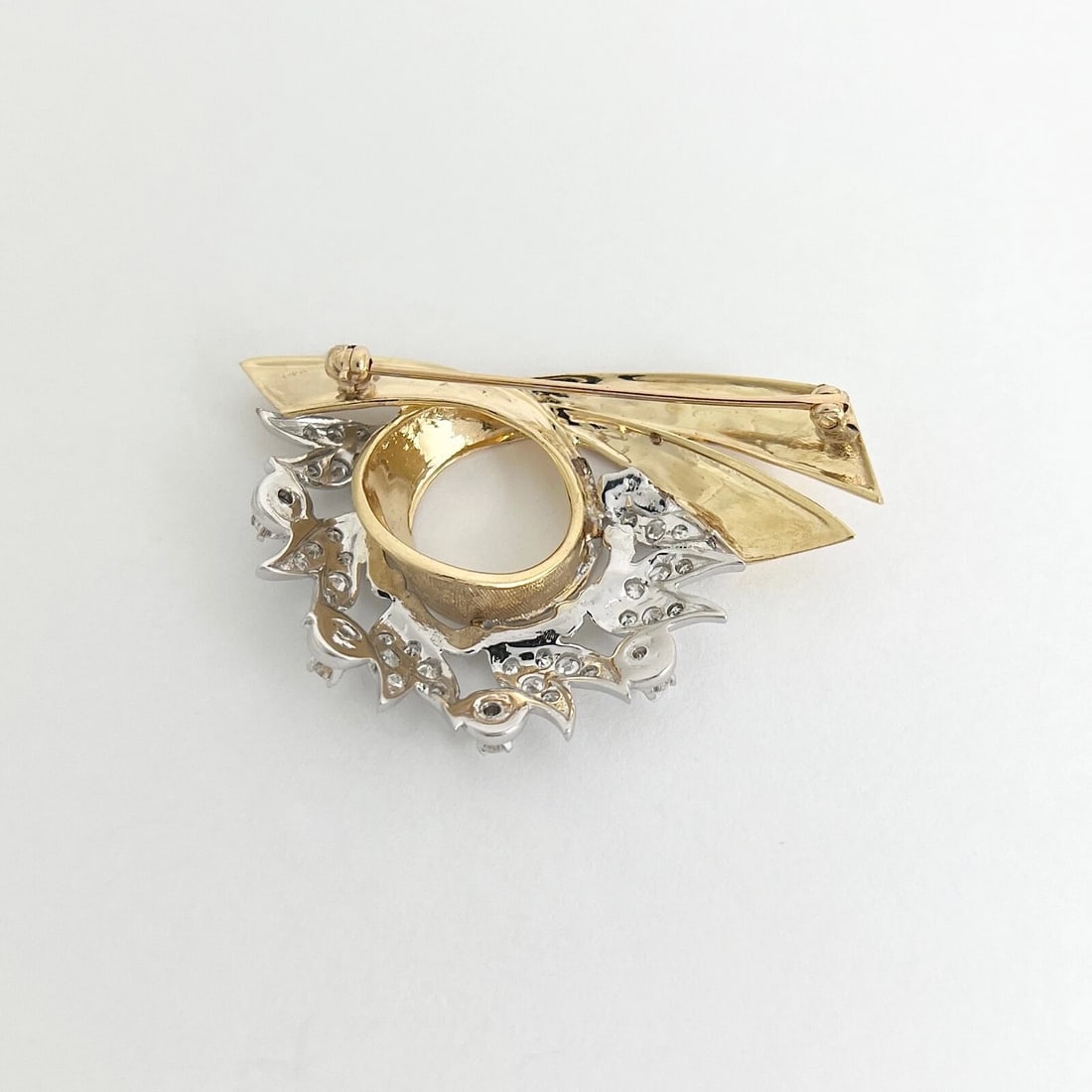 Vintage 1950's Diamond Ribbon Brooch Pin 14K Yellow Gold, 11.31 Grams - 5