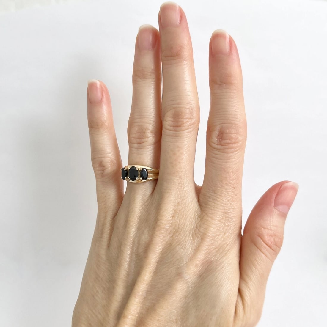 Vintage 3-Stone Oval Black Sapphire Statement Ring 10K Yellow Gold, 3.36 Gram - 3