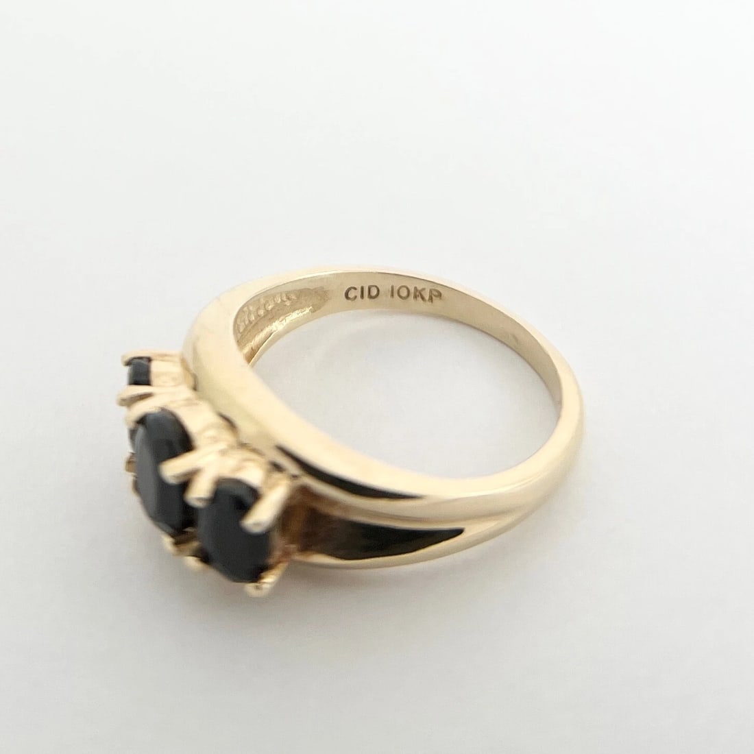 Vintage 3-Stone Oval Black Sapphire Statement Ring 10K Yellow Gold, 3.36 Gram - 8