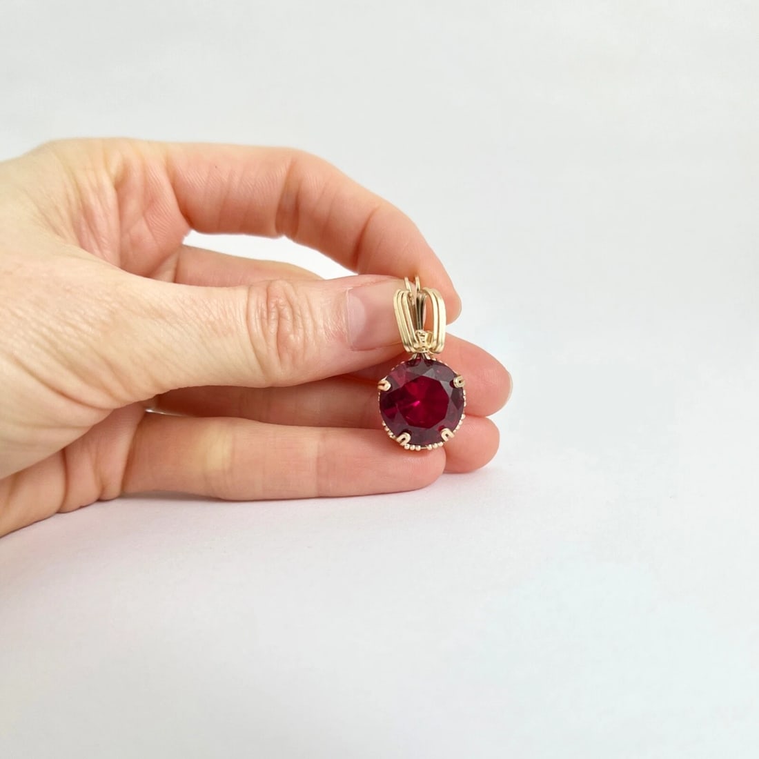 Vintage 1960's Red Gemstone Pendant 10K Yellow Gold, 4.78 Grams - 2