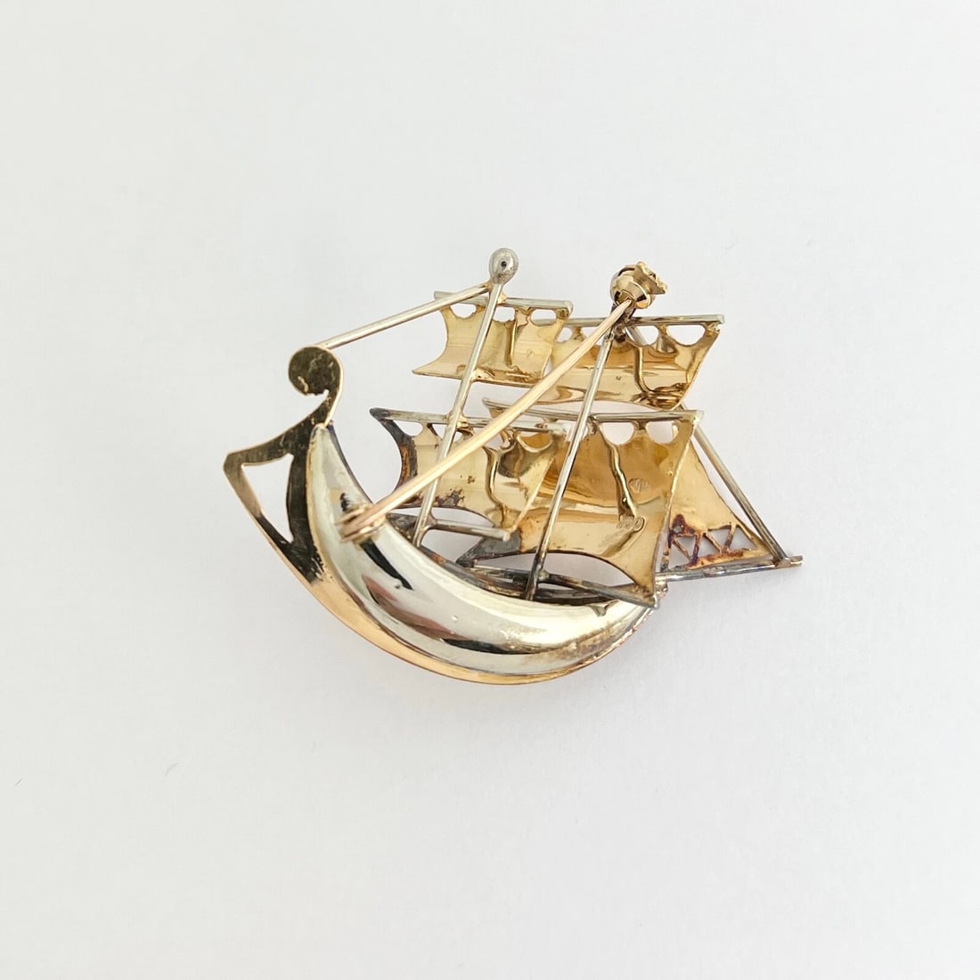Vintage 1940's Ruby Sailing Ship Boat Brooch 18K Yellow Gold, 10.56 Grams - 6