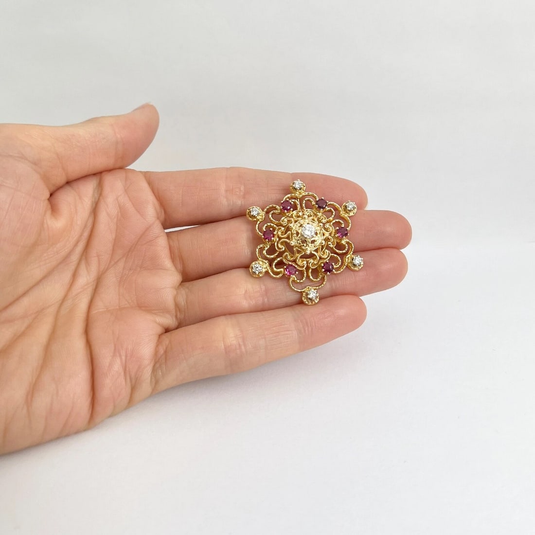 Vintage 1960's Ruby Diamond Filigree Necklace Pendant 14K Yellow Gold 6.97 Gr - 3