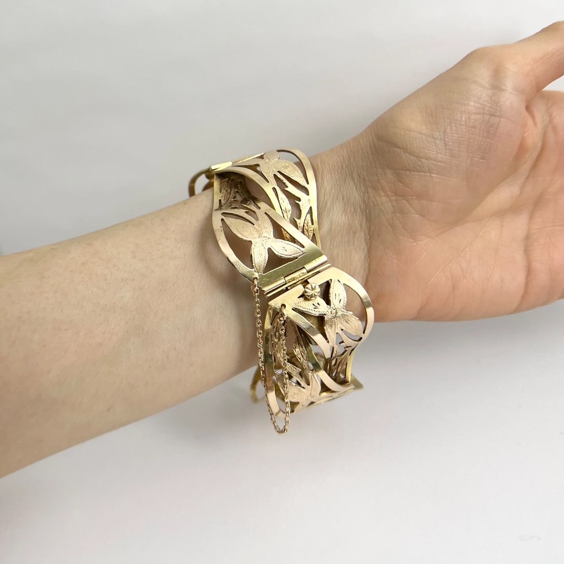 Vintage 1950's Wide Flower Curved Link Bracelet 14K Yellow Gold, 54.55 Grams - 6