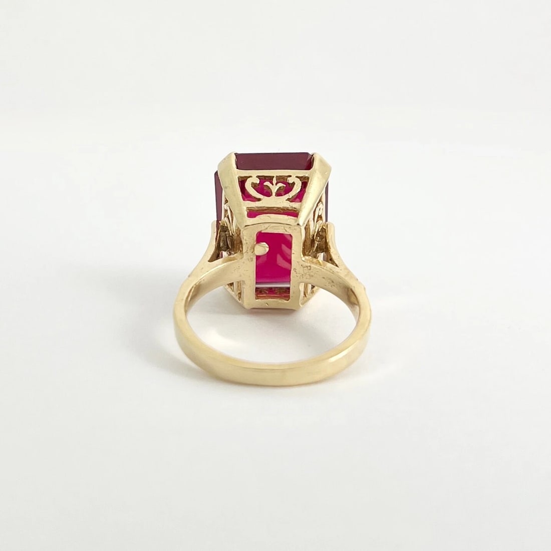 Vintage 1960's Red Gemstone Cocktail Ring 12K Yellow Gold, 9.31 Gr - 7