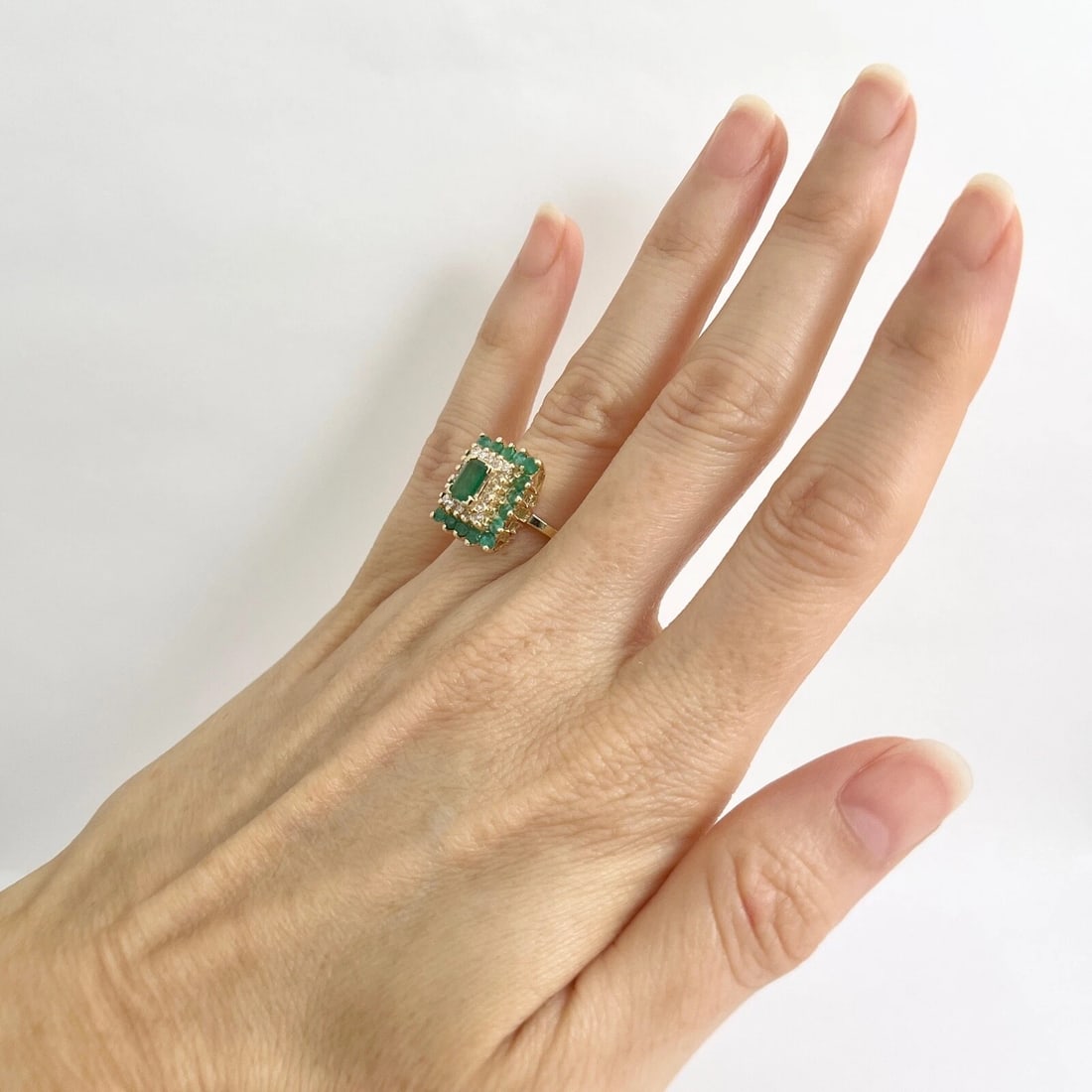 Vintage Green Emerald Diamond Halo Cocktail Ring 14K Yellow Gold, 4.81 Grams - 4