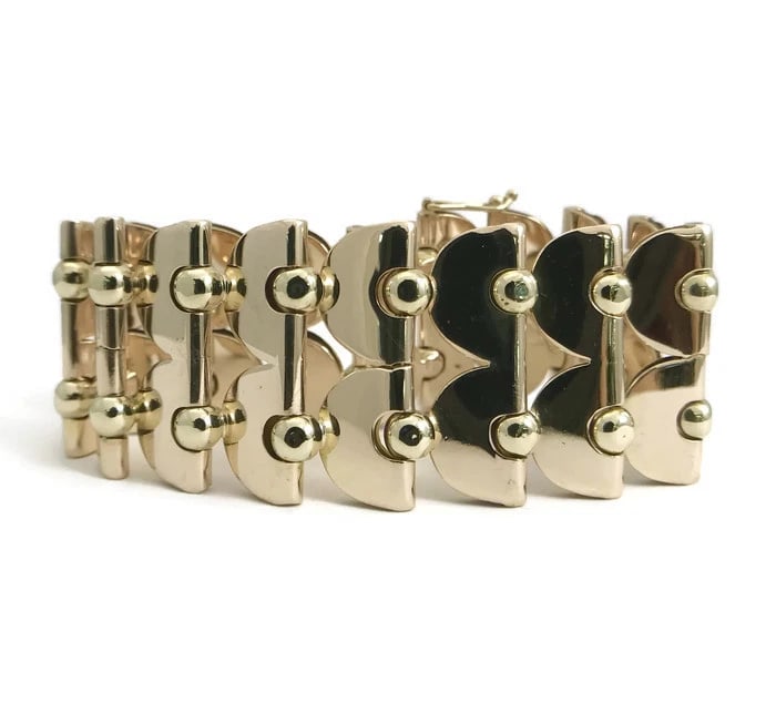 Vintage 1940's 1950's Wide Chain Link Bracelet 14K Yellow Gold, 7 Inch, 57.84 Gr: Title: Vintage 1940's 1950's Wide Chain Link Bracelet 14K Yellow Gold, 7 Inch, 57.84 Gr Description: Vintage 1940's 1950's Wide Chain Link Bracelet 14K Yellow Gold, 7 Inch, 57.84 Gr This is a gorgeous