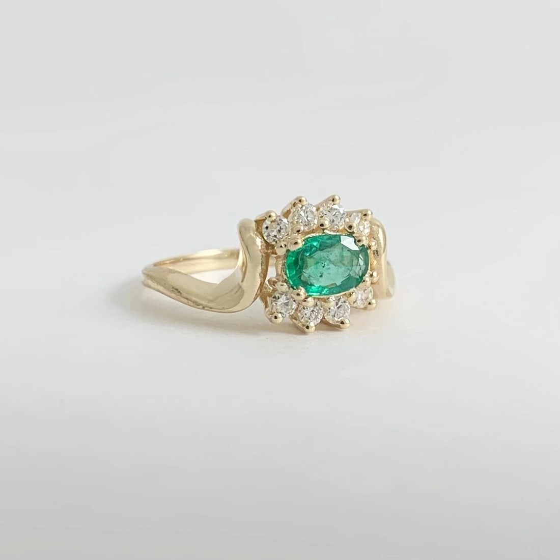 Vintage Oval Green Emerald Diamond Halo Statement Ring 14K Yellow Gold, 3.35 Gr - 6