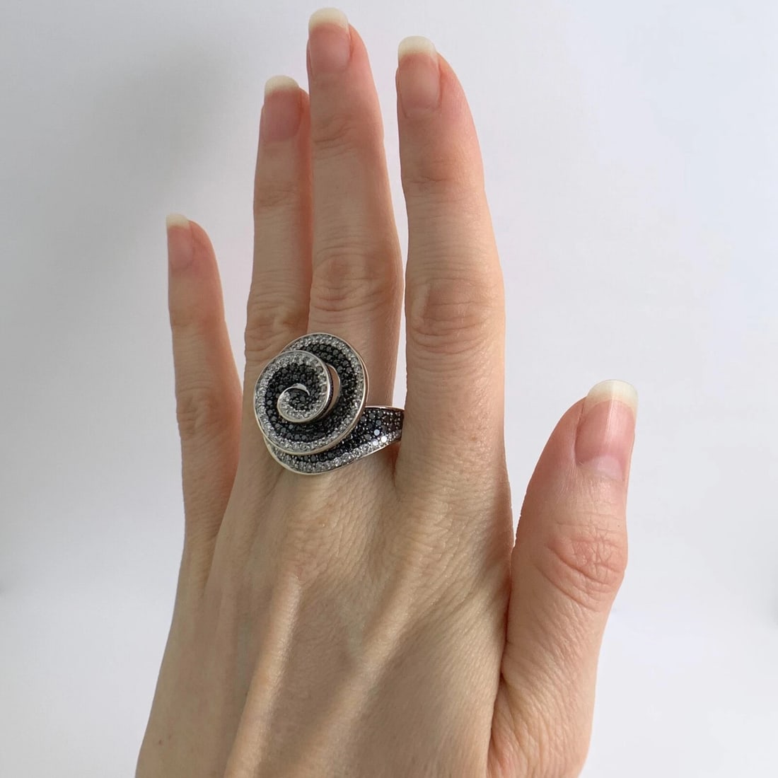 Vintage Black White Diamond Swirl Cocktail Ring 14K White Gold 2.80 CTW 14.05 Gr - 3