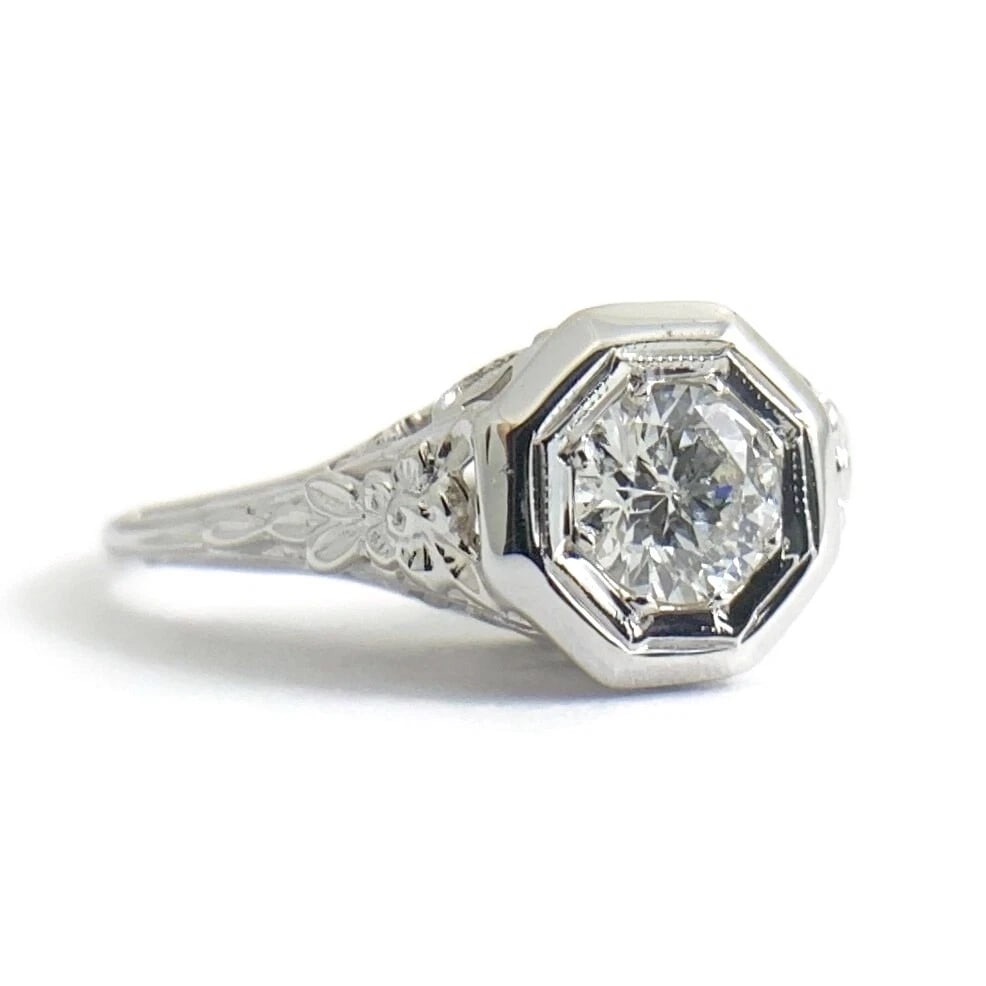 Antique Art Deco Round Diamond Filigree Engagement Ring 18K White Gold, 2.86 Gr: Title: Antique Art Deco Round Diamond Filigree Engagement Ring 18K White Gold, 2.86 Gr Description: Antique Art Deco Round Diamond Filigree Engagement Ring 18K White Gold, 2.86 Gr This is a unique, go