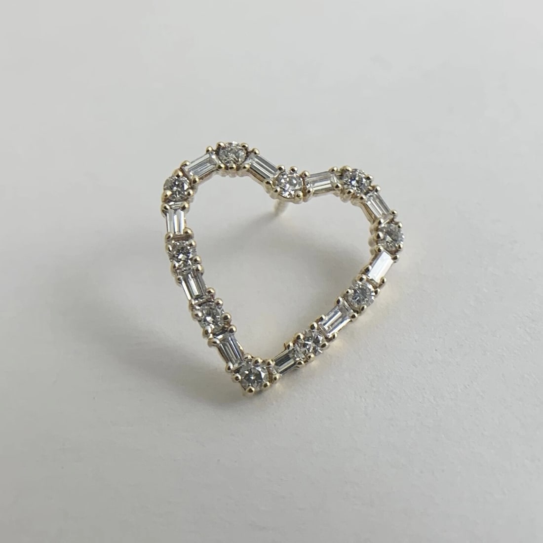 Vintage 1960's Diamond Heart Brooch Pin Tie Tack 14K Yellow Gold, 2.52 Grams - 6
