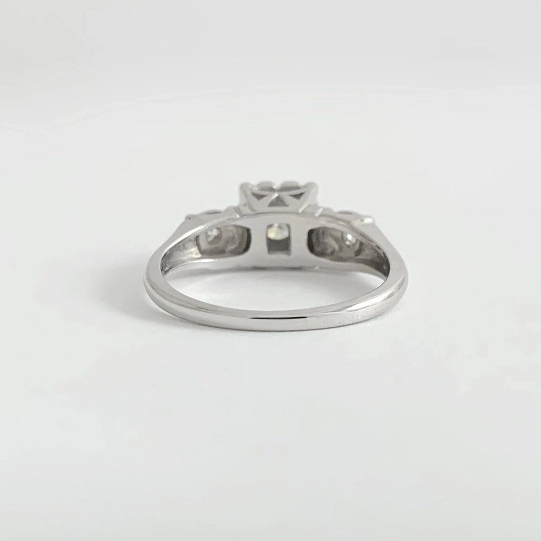 Vintage 3-Stone Diamond Scalloped Engagement Ring 14K White Gold, 3.38 Grams - 9