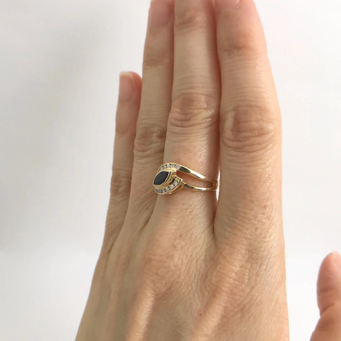 Vintage Marquise Dark Blue Sapphire Diamond Ring 14K Yellow Gold, 2.8 Grams - 4