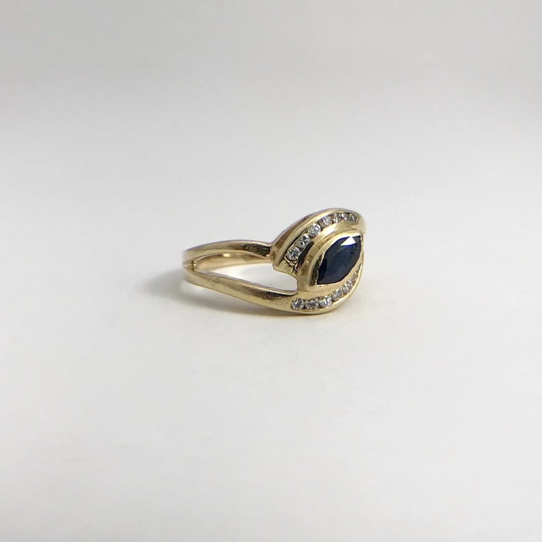 Vintage Marquise Dark Blue Sapphire Diamond Ring 14K Yellow Gold, 2.8 Grams - 9