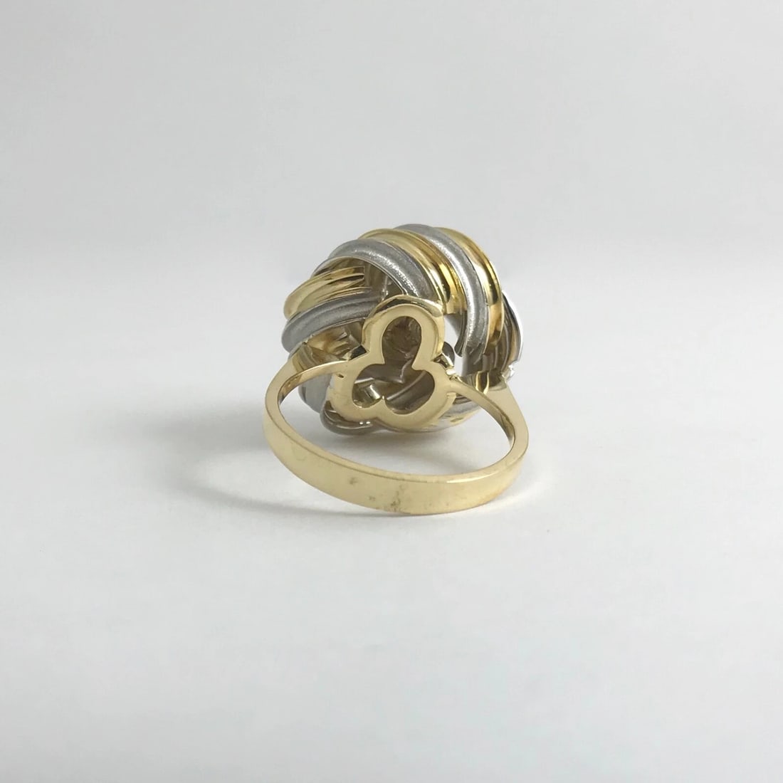 Vintage Sapphire Diamond Swirl Two-Tone Cocktail Ring 18K Yellow Gold, 8.97 Gram - 10