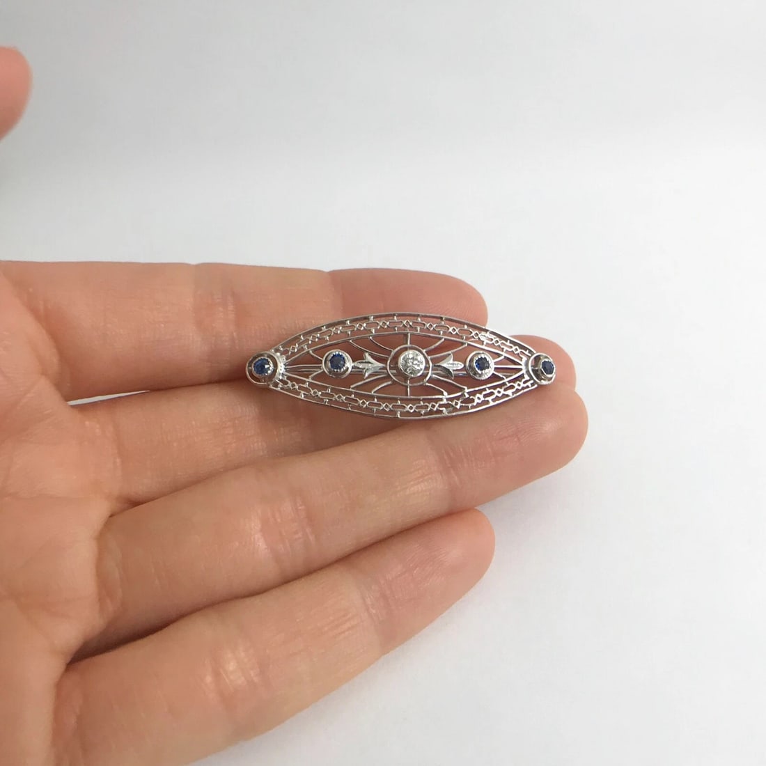 Vintage 1950's Blue Sapphire Diamond Platinum Brooch Pin, .30 CTW, 4.96 Gr - 2