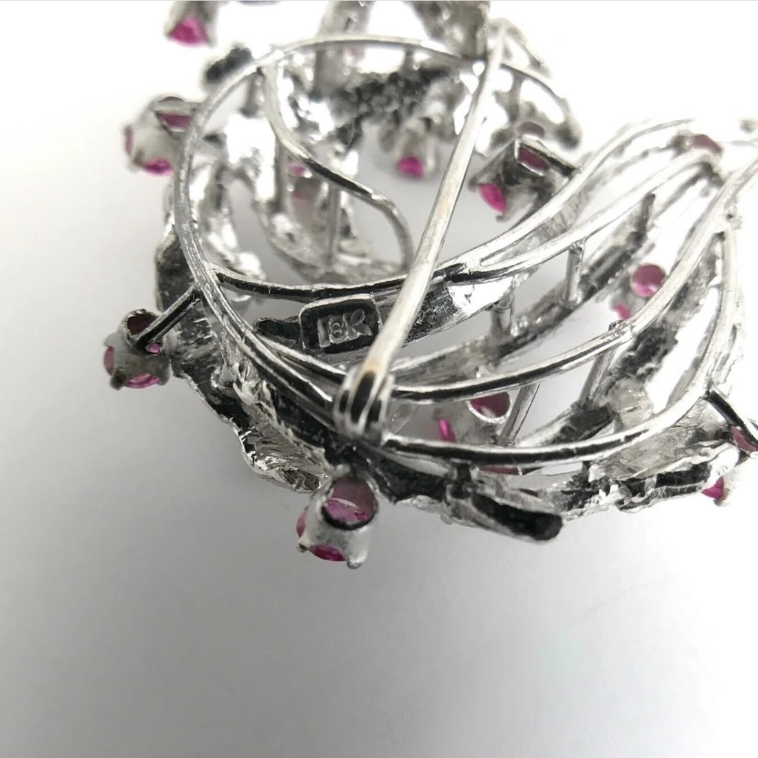 Vintage 1960's Pink Sapphire Gemstone Brooch Pin 18K White Gold, 23.5 Grams - 13