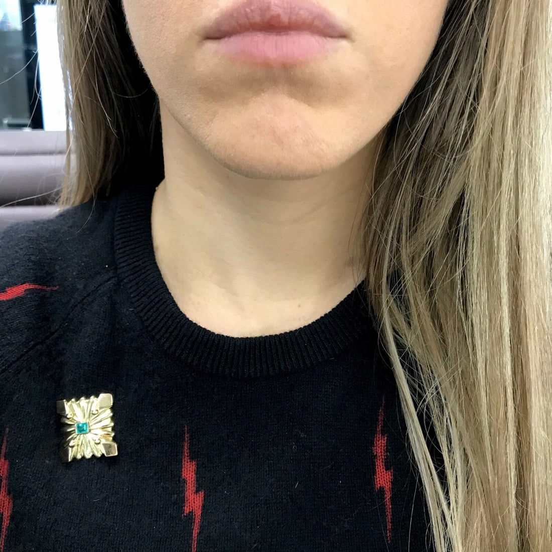 Antique Art Deco Green Emerald Brooch Pin in 18K Yellow Gold, .52 CT, 13.8 Grams - 4