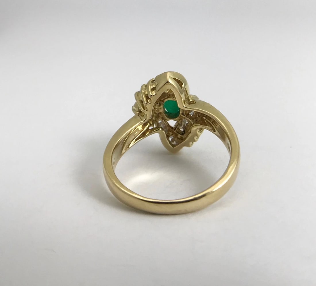 Vintage Oval Green Emerald and Diamond Cocktail Ring 14K Yellow Gold, 4.9 Grams - 10