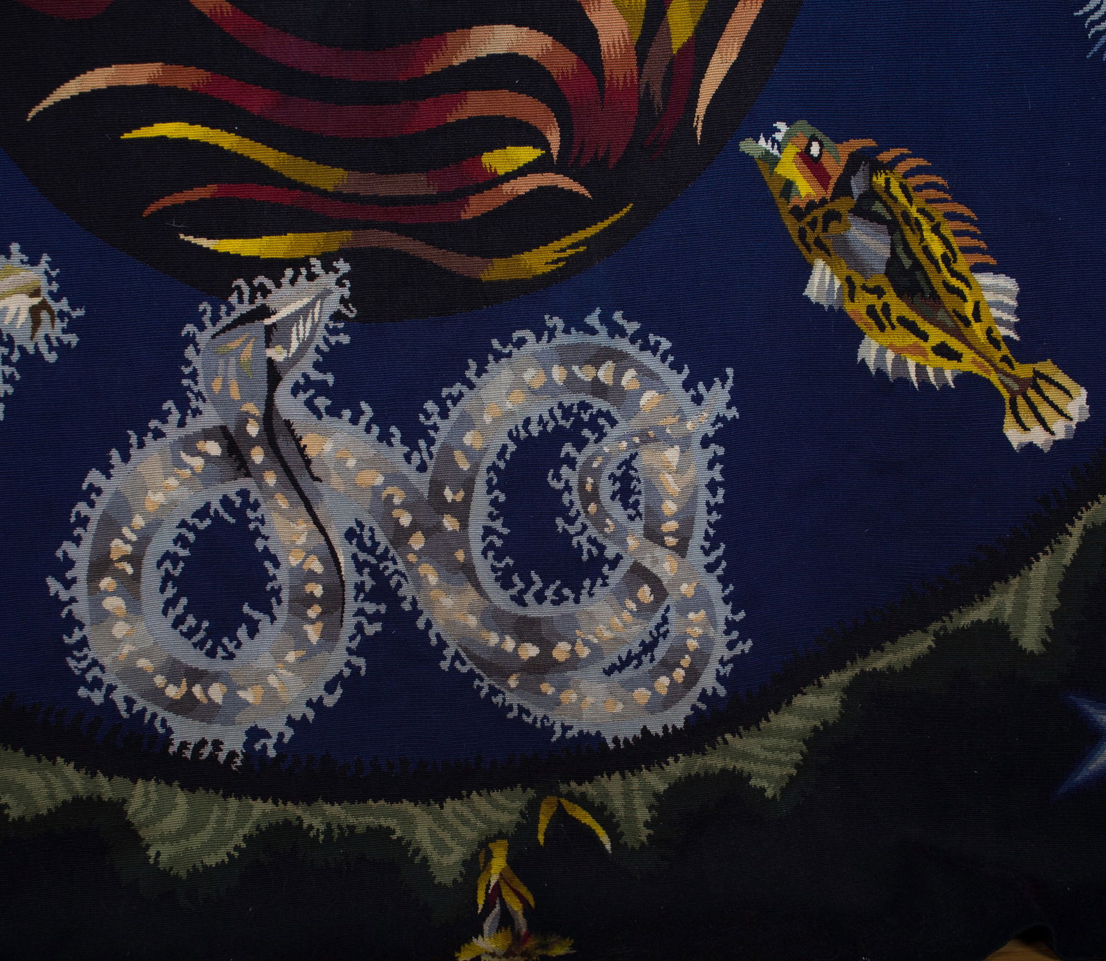 Aubusson Jean Lurcat hand weaved Tabard Frères et Soeurs, Aubusson Kosmos - 4