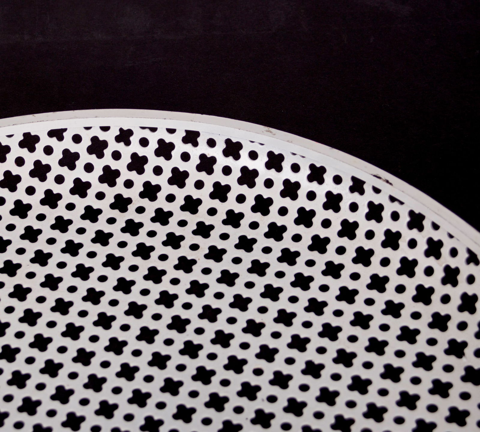 Mid size Mategot mid century round Tray rigitulle with stamped trim - 3