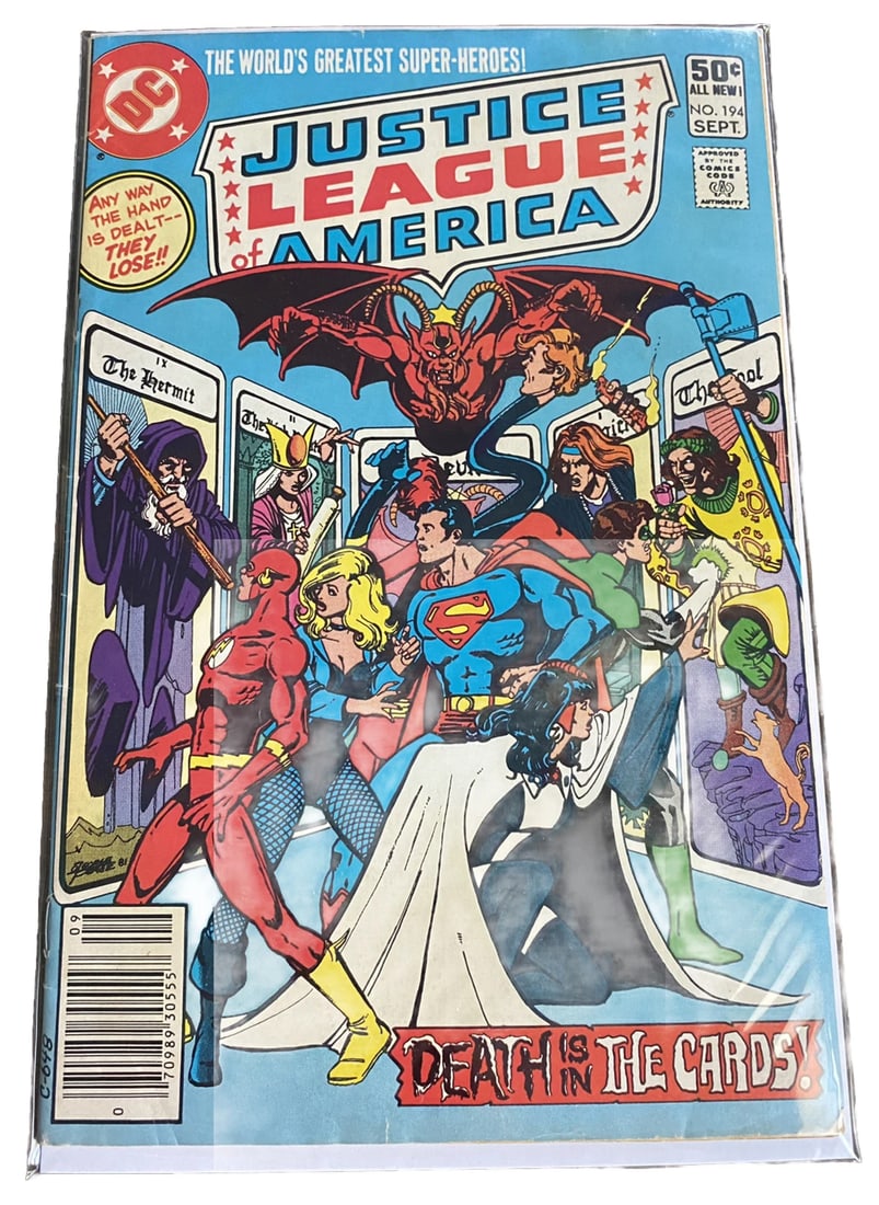 Justice League America 194 Conway Story Perez Art Death App Near Fine 1981 Bronz: JUSTICE LEAGUE OF AMERICA No. 194 Sept. DC Comics 1981 "Death Is In The Cards"! Near Mint Condition See photos for exact condition Bagged and Boarded George Perez & John Beatty Artists Reserve: $60.00