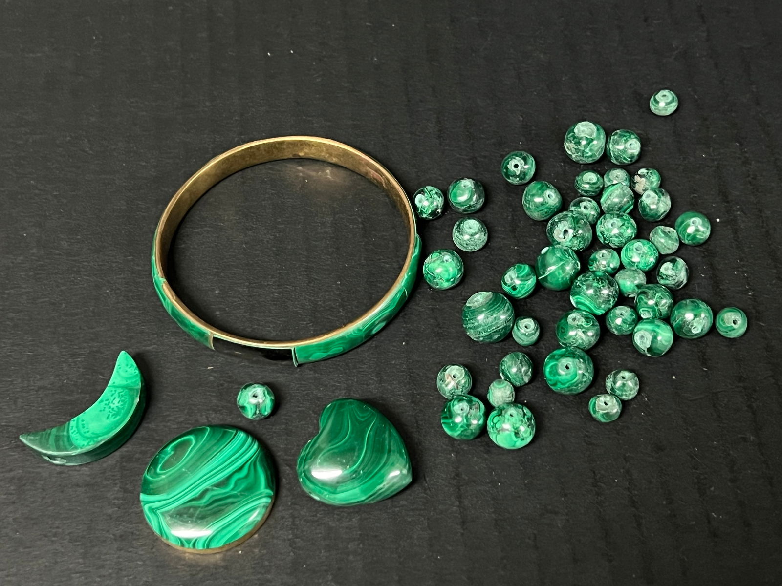 Assorted Malachite Loose Stone and Bracelet - 4