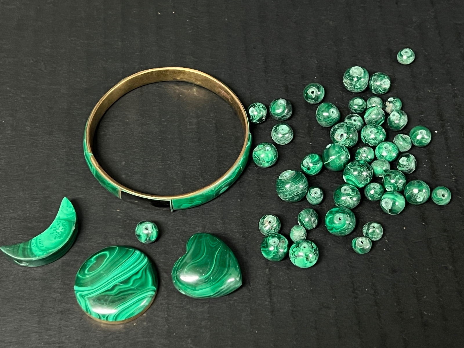 Assorted Malachite Loose Stone and Bracelet - 5