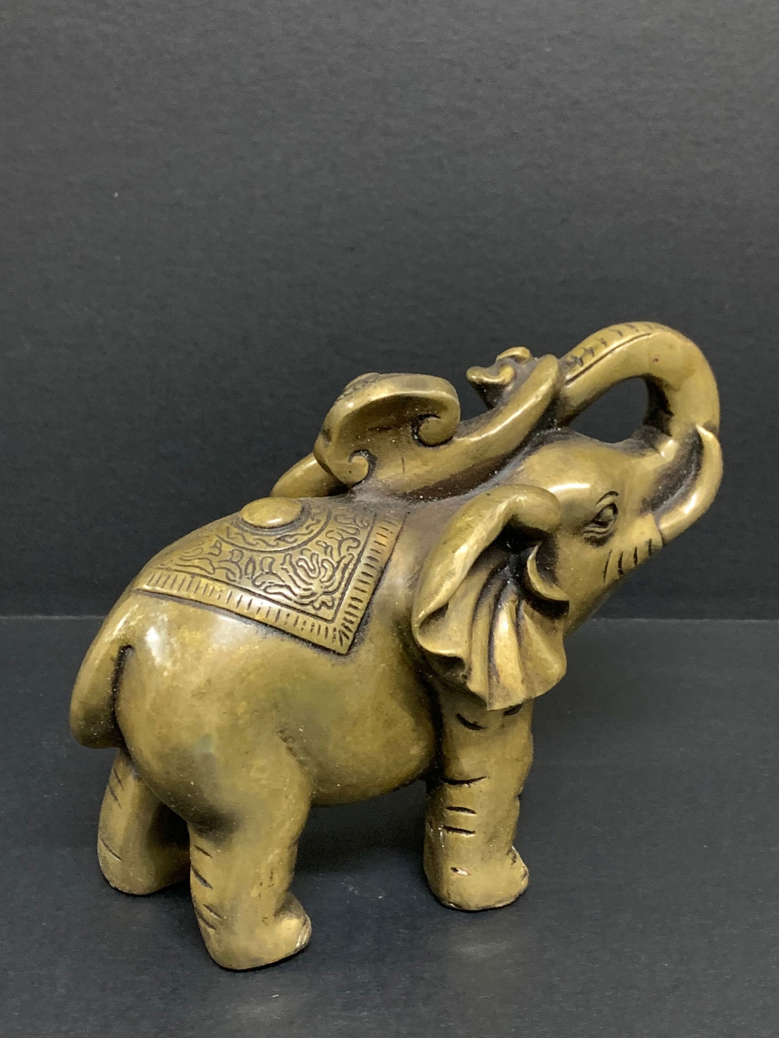 Chinese Art Bronze Elephant Sculpture - 2