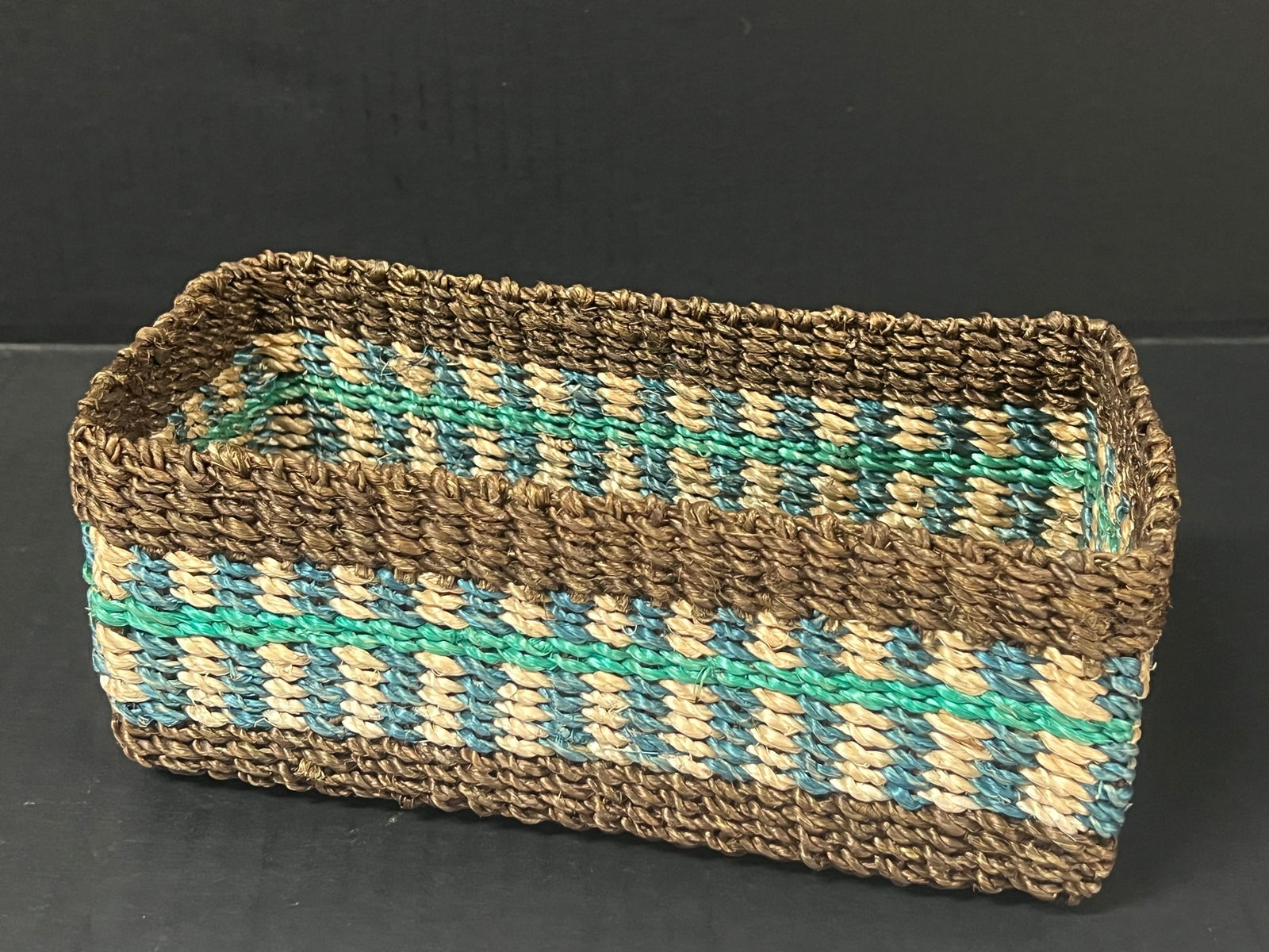 Hand Woven Natural Abaca Fiber Storatge Tray: Title: Hand Woven Natural Abaca Fiber Storatge TrayDate/Period: Late 20th CenturyMaterials: AbacaDescription: Hand Woven Natural Abaca Fiber Storage Tray Reserve: $60.00 Shipping:Domestic: