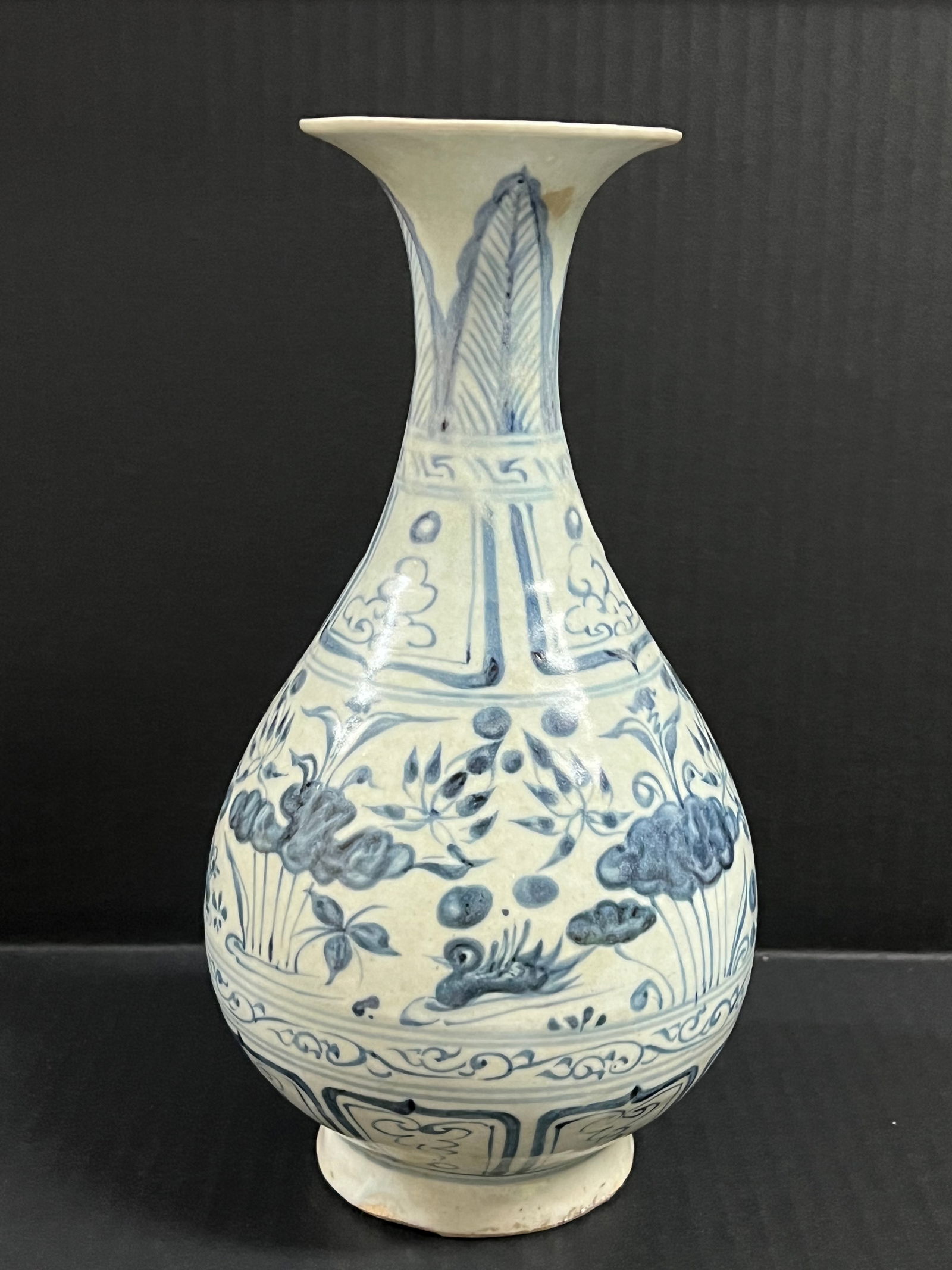 Chinese Art Porcelain Blue And White Vase - 2