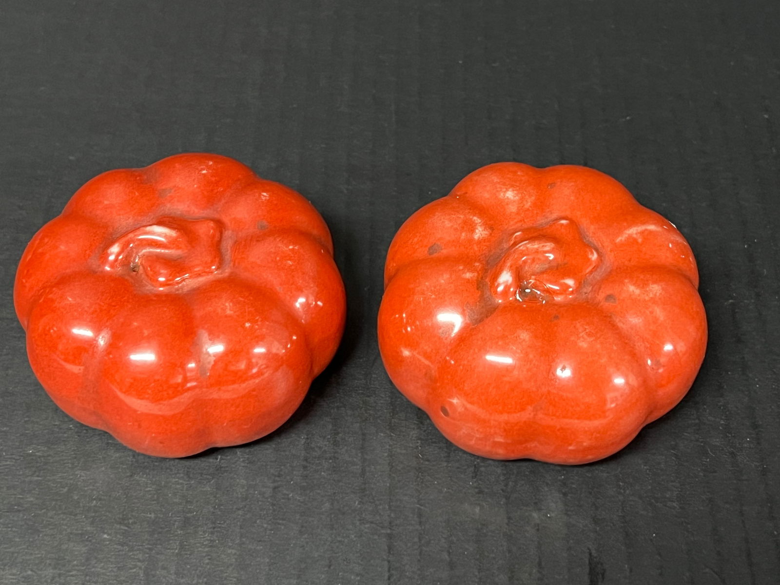 Chinese Art PorcelIn Pair of Fruits Sculpture - 3