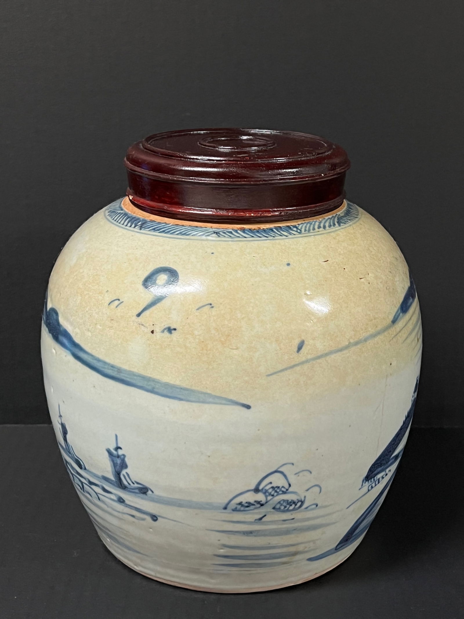 Chinese Art Porcelain Blue and White vase with Wooden Cover - 6