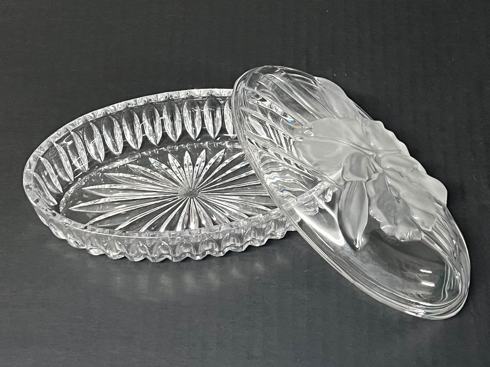 Decorative Art Glass Jewelry Box - 4