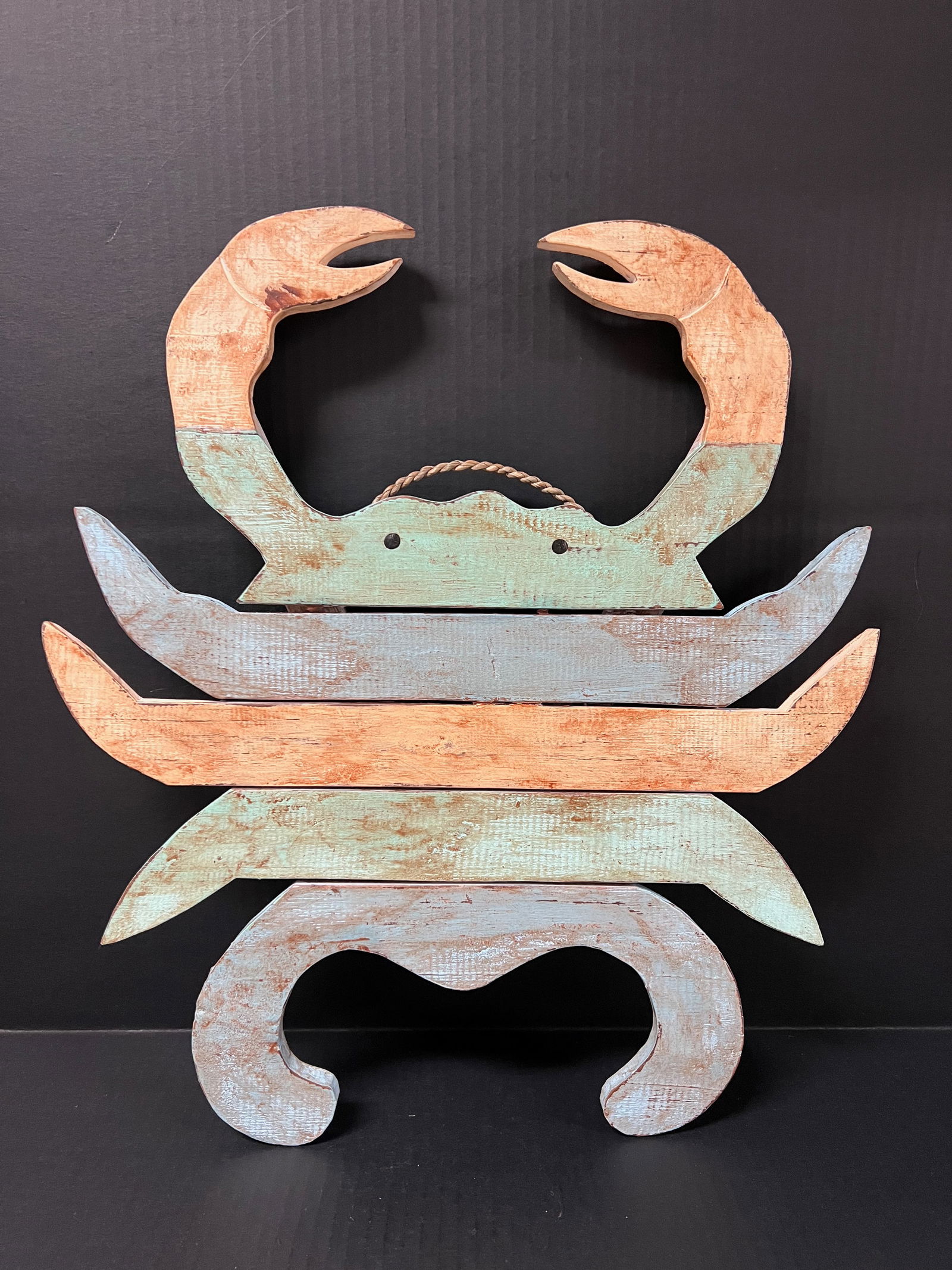 Carved Wood Painted Crab Sculpture: Title: Carved Wood Painted Crab SculptureDate/Period: Late 20th CenturyMaterials: WoodDescription: Carved Wood Painted Crab Sculpture Reserve: $60.00 Shipping:Domestic: Flat-rate of $30.00 to