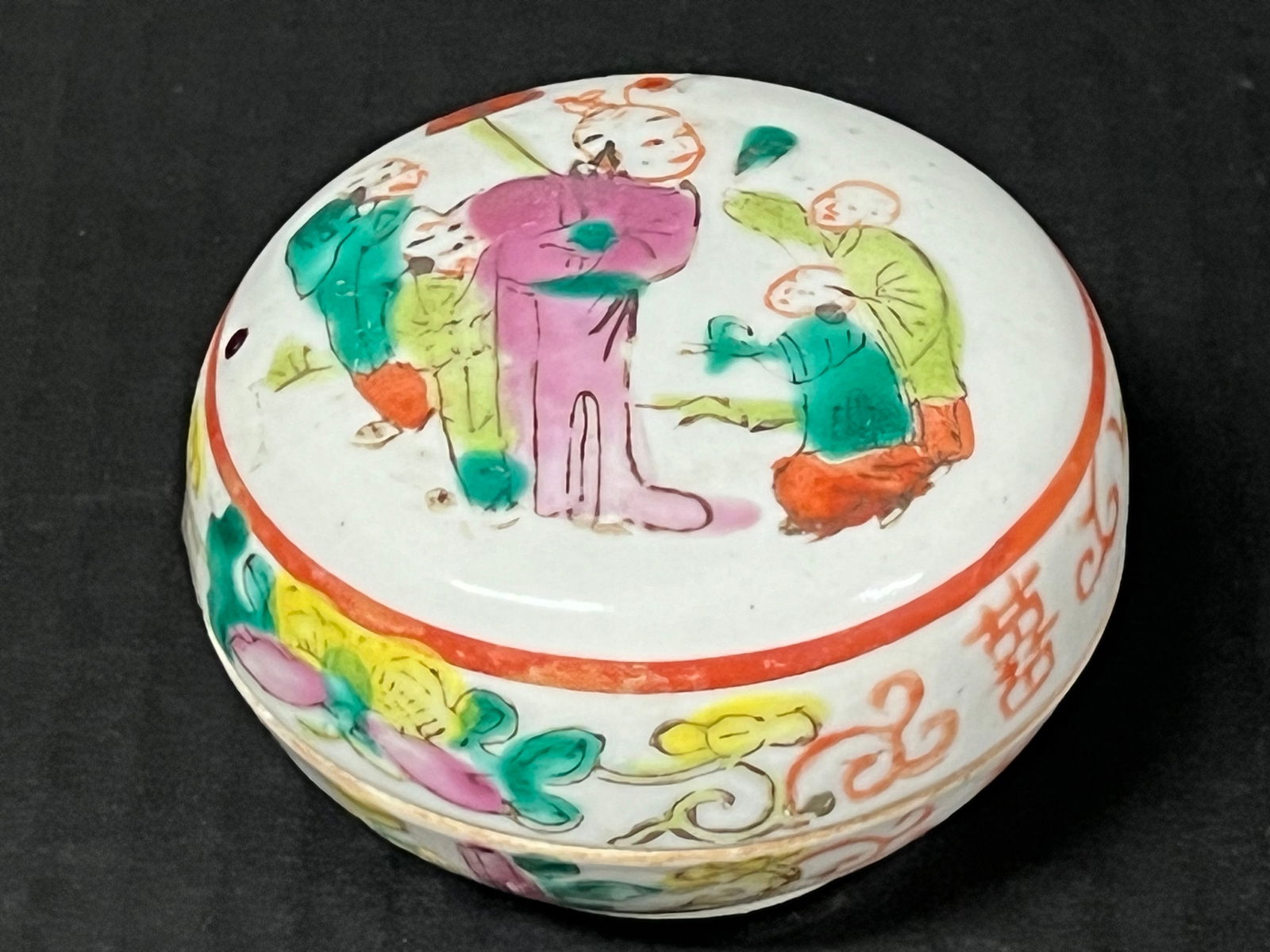 Chinese Porcelain Pill Box - 3