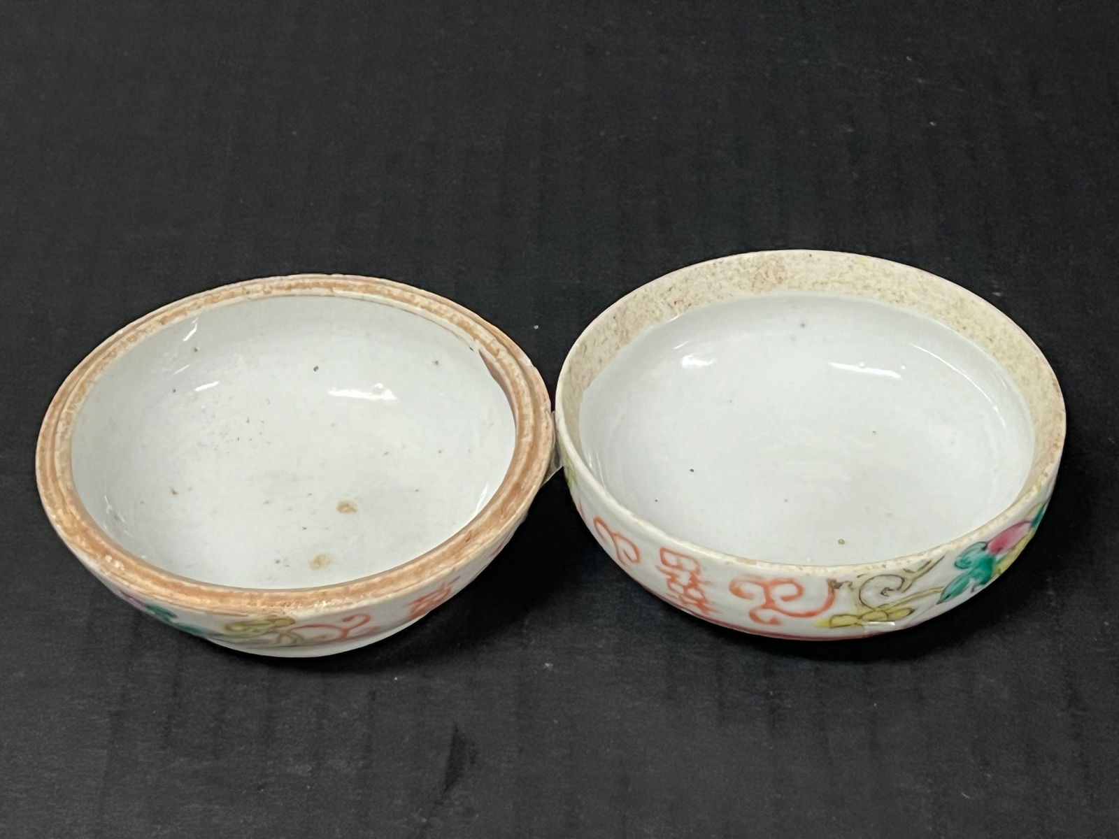 Chinese Porcelain Pill Box - 6