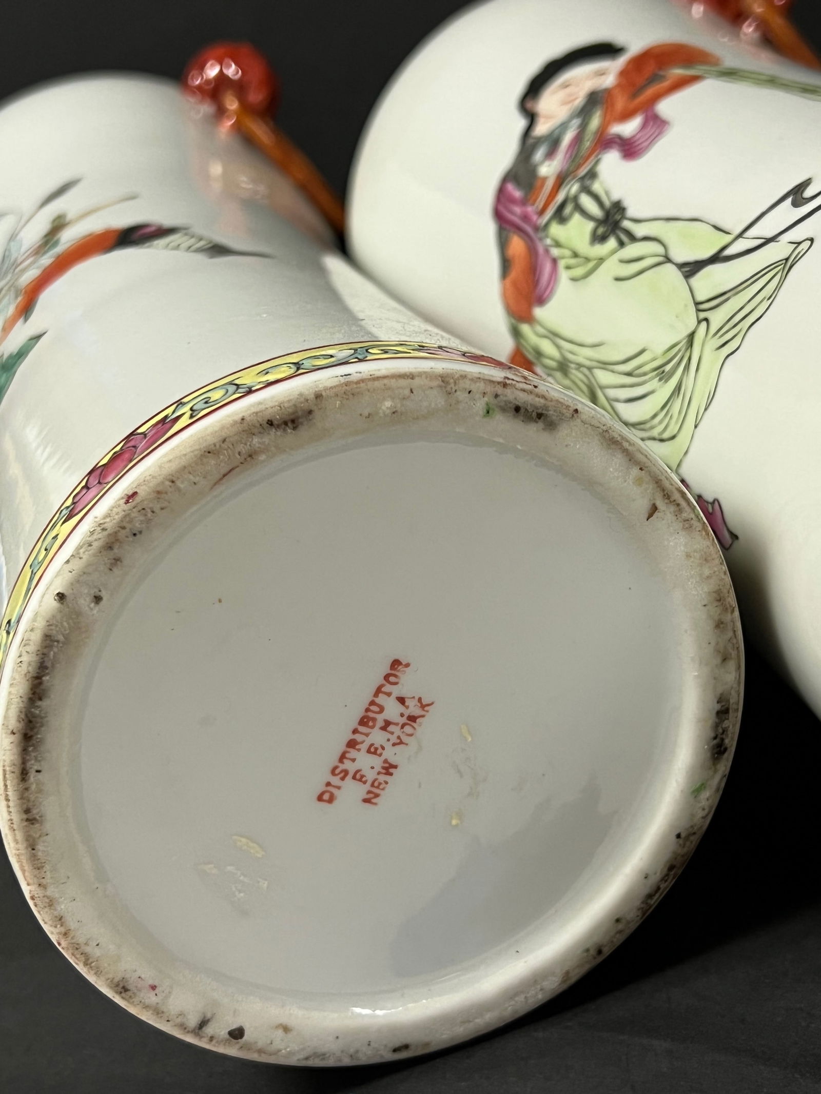 Pair of Famille Rose Porcelain Vase - 9