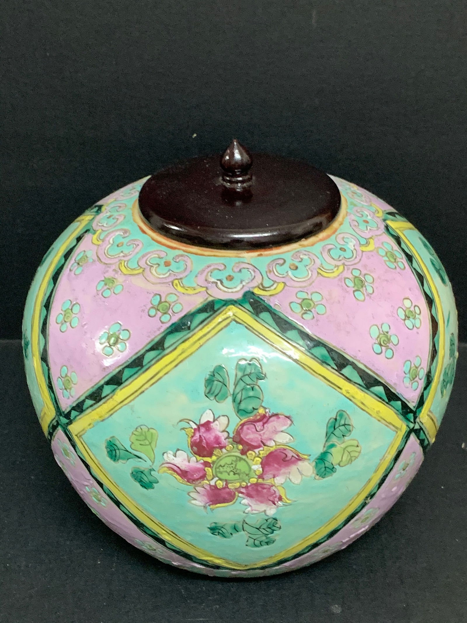 Chinese Art Porcelain Famille Rose Jar - 2