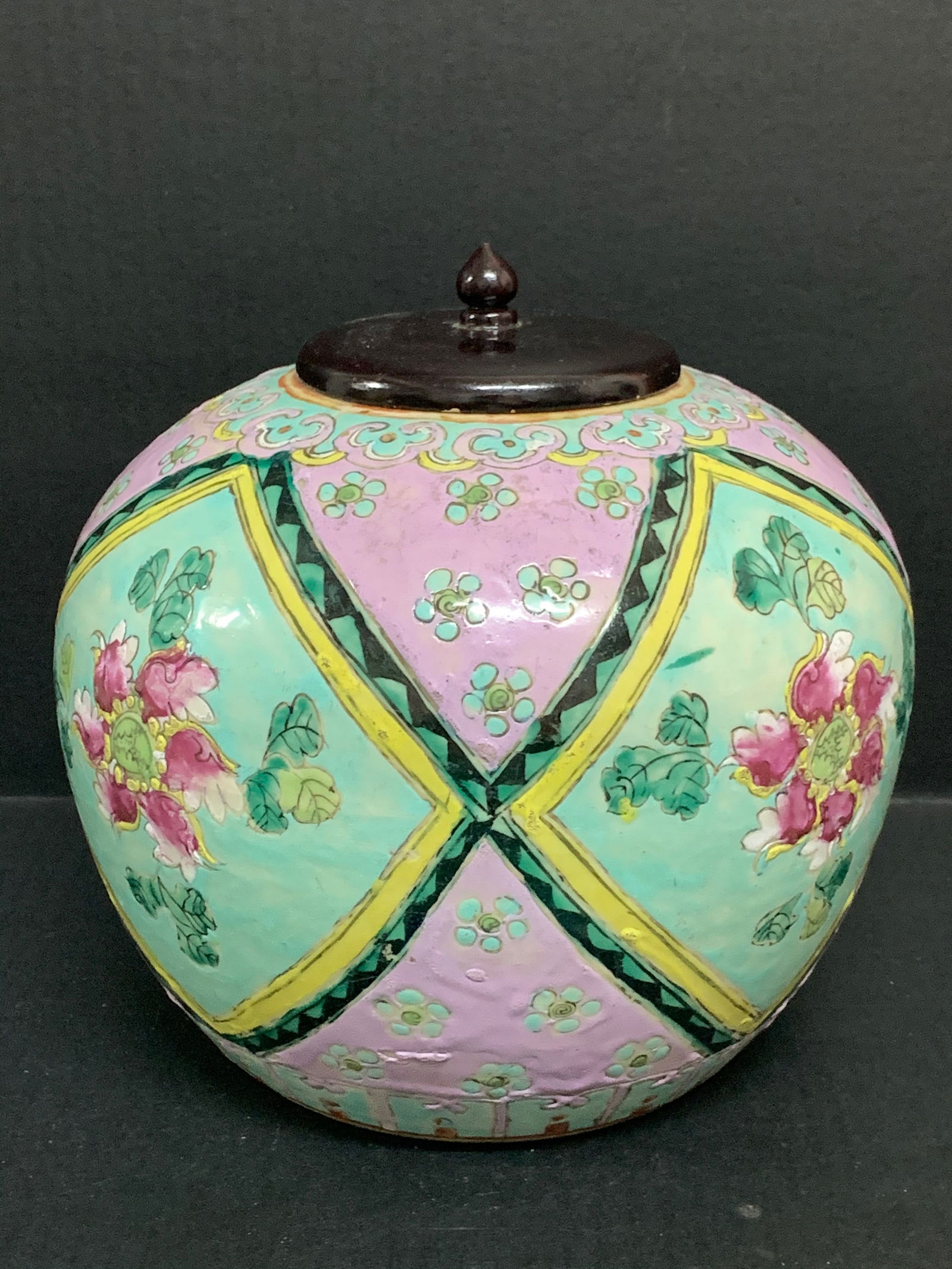 Chinese Art Porcelain Famille Rose Jar - 3