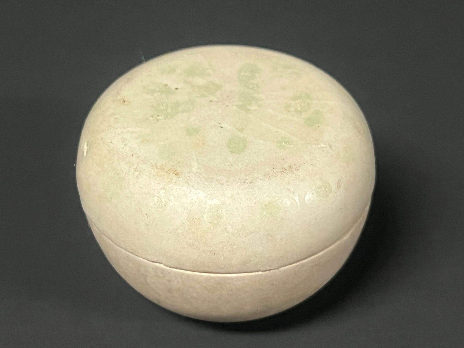 Chinese Art Porcelain Pill Box - 2