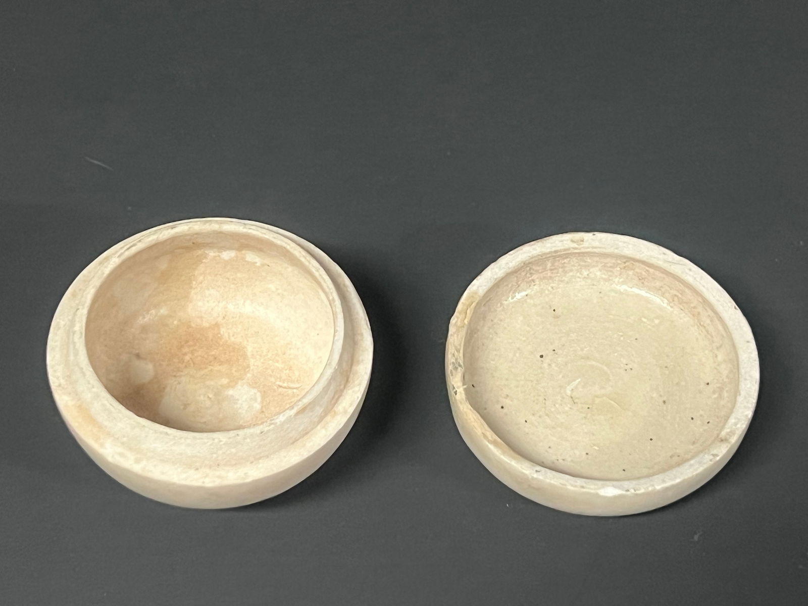 Chinese Art Porcelain Pill Box - 4