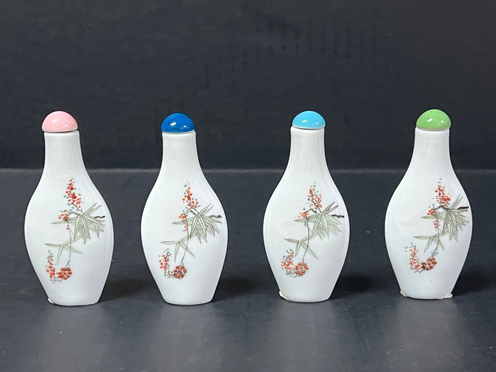 Chinese Art Porcelain Snuff Bottle - 4