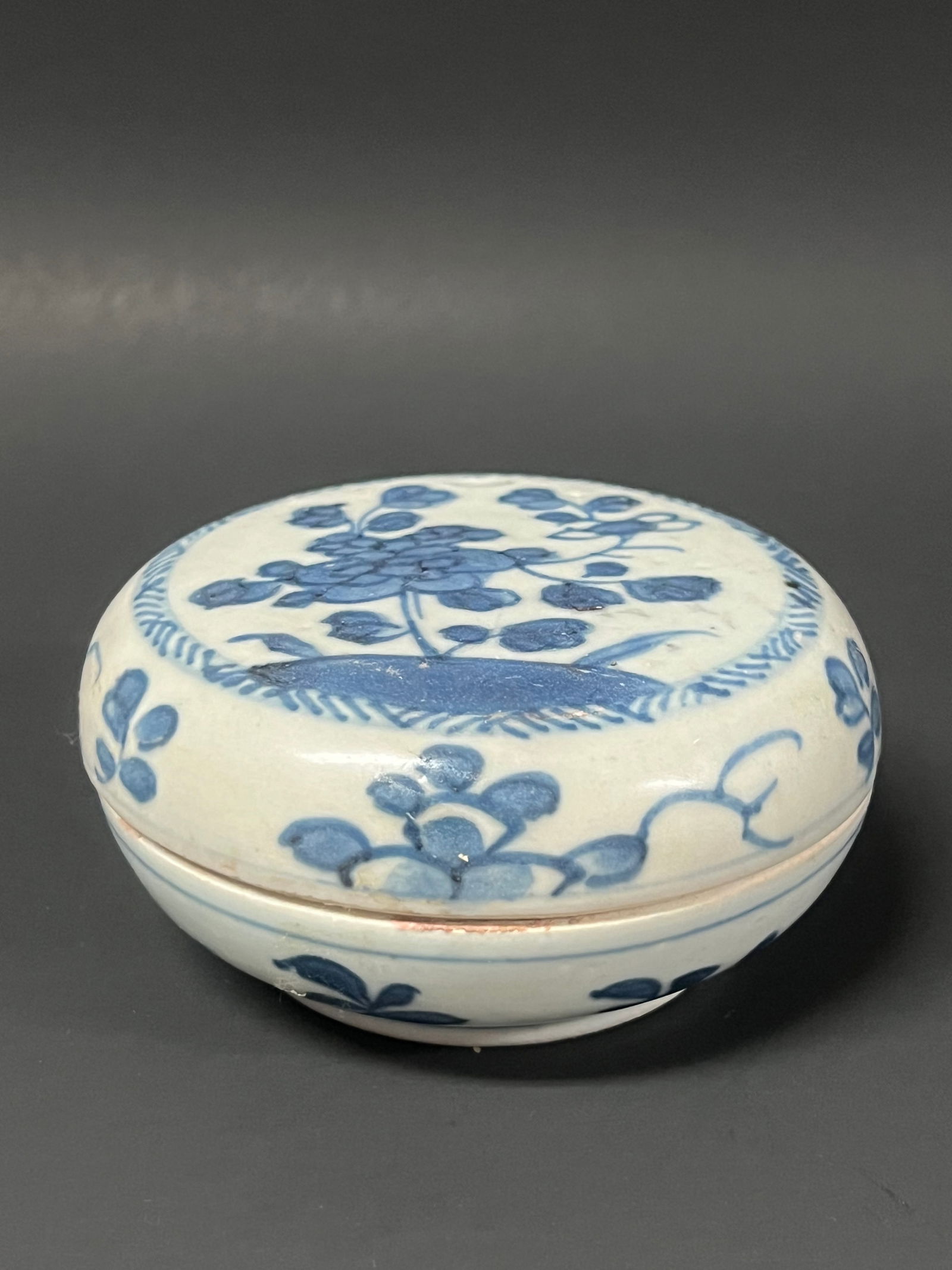 Chinese Porcelain Blue and White Pill Box - 2